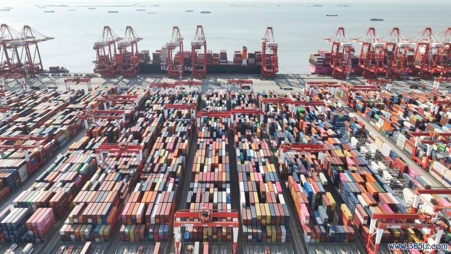 上海南港外貿車1月吞吐量破4.5萬輛 洋山邊檢數據揭58.6%增長